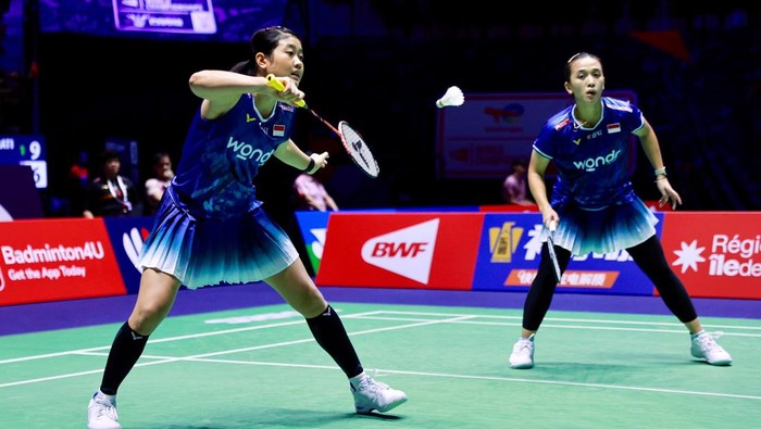 Pasangan ganda putri Indonesia Febriana Dwipuji Kusuma/Amallia Cahaya Pratiwi di Kejuaraan Dunia BWF 2025.