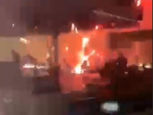 Viral Geng Motor Lempar Petasan ke Depan Gedung Kejari Ngawi