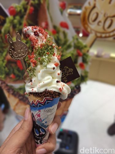 Godiva x Labubu Icy Delights Godiva x Labubu Icy Delights.