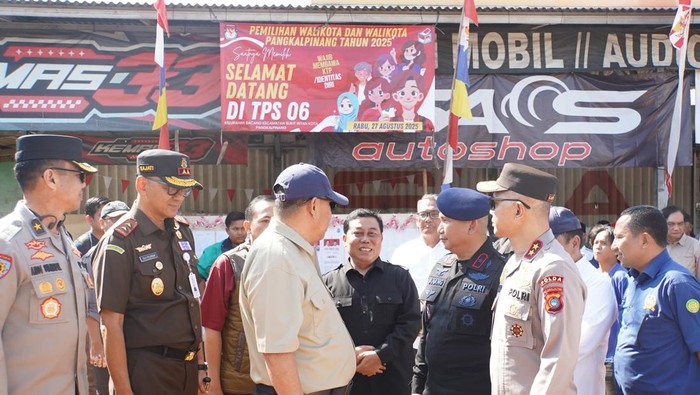 Gubernur dan Kapolda Babel memantau jalannya Pilkada Ulang di Pangkalpinang.
