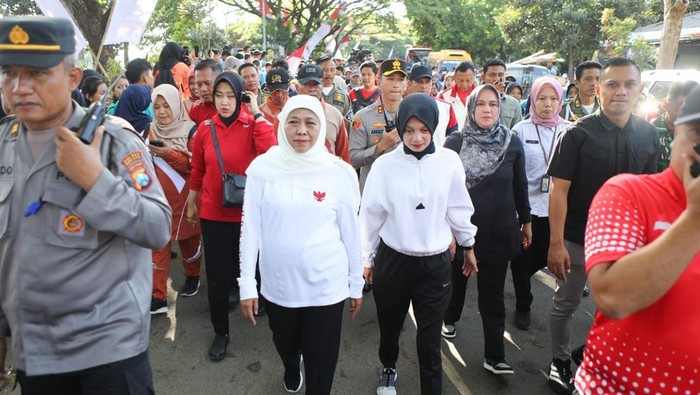 Gubernur Jawa Timur Khofifah Indar Parawansa dan Wali Kota Kediri Vinanda Prameswati