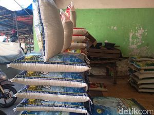 Harga Beras Medium 25 Kg di Pasar Terong Makassar Tembus Rp 365 Ribu
