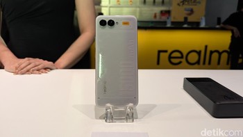 Ini dia ponsel konsep Realme dengan baterai jumbo 15.000 mAh. Foto: Virgina Maulita Putri/detikINET