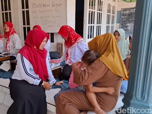 Kasus Campak di Bangkalan Merebak, Ibu-ibu Ramai Vaksin Anaknya