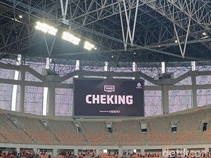 VAR Demokrasi dan Trofi Bernama Kepercayaan Publik