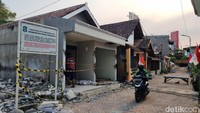 Namun masih ada bangunan rumah yang ditinggali dan ditargetkan tuntas konsinyasi bulan ini.