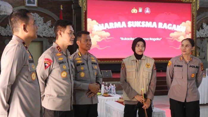 Kapolda Bali Irjen Daniel Adityajaya saat menghadiri kegiatan bertajuk Suksma Ragaku yang digelar Pegawai Negeri Pada Polri (PNPP) Wanita Polda Bali. (Foto: Dok. Polda Bali)
