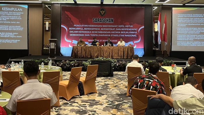 Kegiatan Kemenko Polkam terkait sarasehan penguatan kebebasan berekspresi, di Makassar.