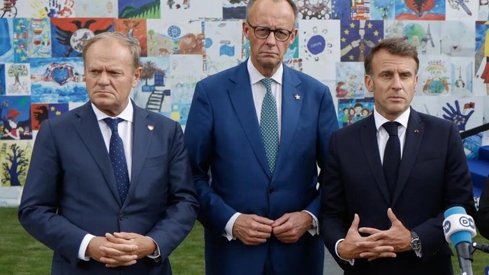 Left to right: Polish Prime Minister Donald Tusk, German Chancellor Friedrich Merz and French President Emmanuel Macron in Tirana, Albania on May 16, 2025. © Ludovic Marin, AFP
