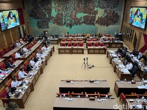 Kemendiktisaintek Minta Tambahan Rp 5,9 T untuk Beasiswa-Sekolah Garuda