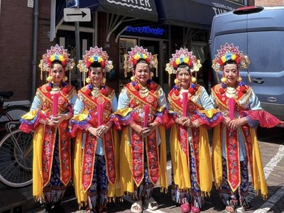 Perempuan Menari