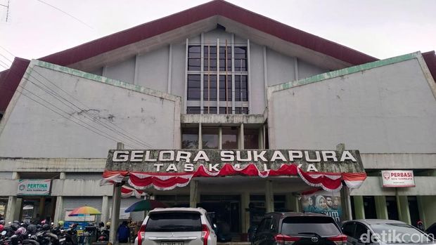 Kondisi Gelora Sukapura Tasikmalaya yang mengalami kerusakan