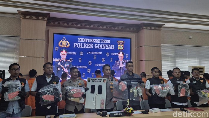 Konferensi pers Ops Sikat Agung di Mapolres Gianyar, Rabu (27/9/2025). (Foto: Ni Komang Ayu Leona Wirawan/detikBali)