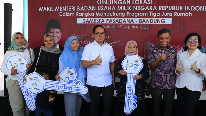 Kunjungan Wakil Menteri BUMN Kartika Wirjoatmodjo dalam Rangka Mendukung Program Tiga Juta Rumah, ke Samesta Pasadana di Kabupaten Bandung, Rabu (27/8/2025).