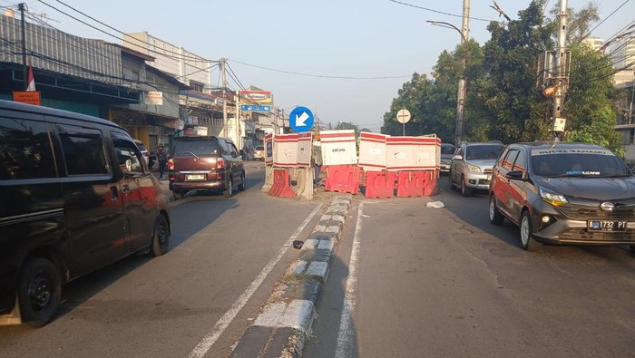 Lalin di Angke Jakbar Macet Imbas Proyek Galian