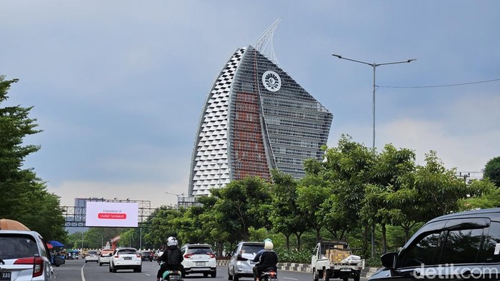 Menara Phinisi Universitas Negeri Makassar
