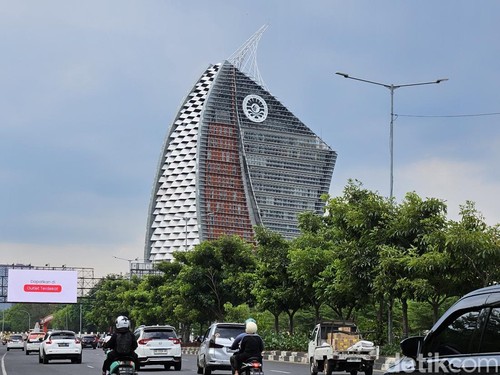 Menara Phinisi Universitas Negeri Makassar