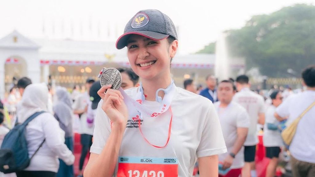 Mikha Tambayong Girang Bisa Lari 8 Kilometer