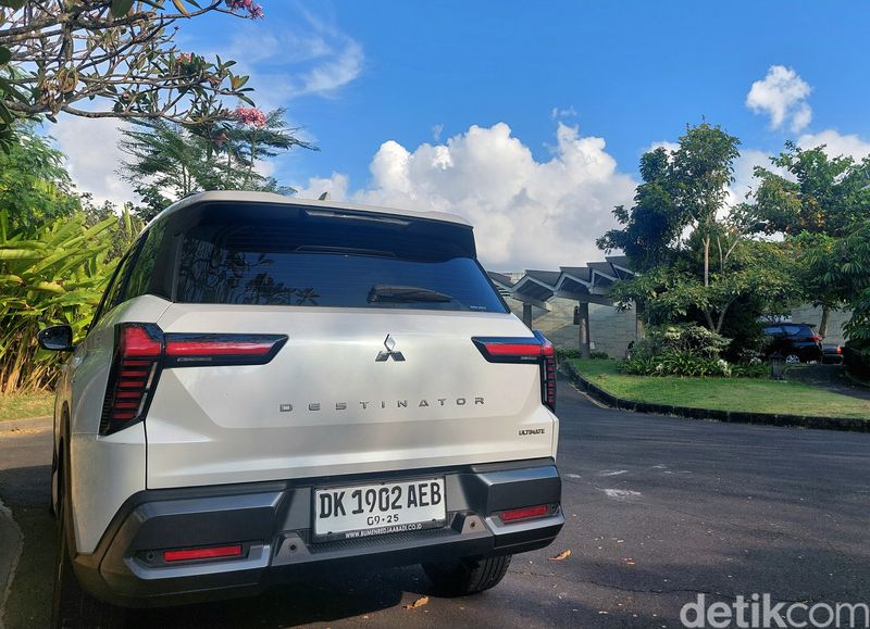 Mitsubishi Destinator
