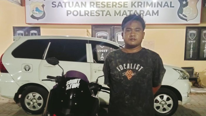 Nyoman, seorang residivis asal Kota Mataram kembali ditangkap Polisi usai mencuri motor kekasihnya, Rabu (27/8/2025).