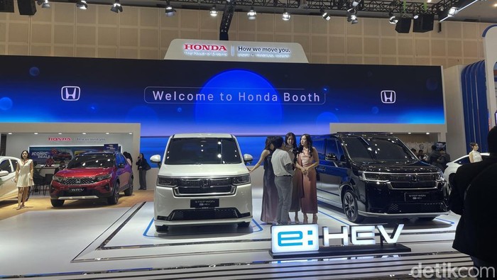 Pameran Otomotif GIIAS Surabaya 2025 Pameran Otomotif GIIAS Surabaya 2025