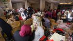 Ratusan Pasangan Nikah Massal di Surabaya
