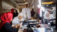 Untuk urusan make up, gaun hingga mahar juga gratis.