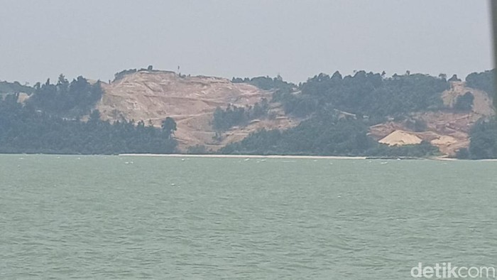Penampakan pulau Citlim, Karimun, Kepulauan Riau (Kepri).(Alamudin Hamapu/detikcom)
