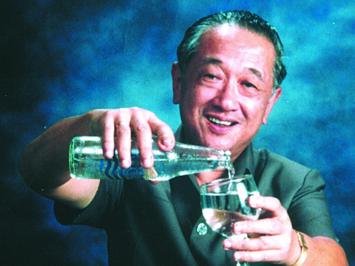 Pendiri AQUA, Tirto Utomo