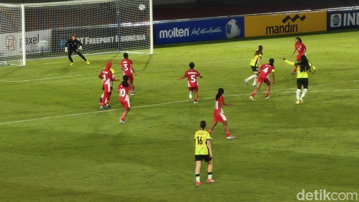 Laga semifinal Piala AFF Wanita U-16 antara Indonesia melawan Australia, di Stadion Manahan, Kota Solo, Rabu (27/8/2025).