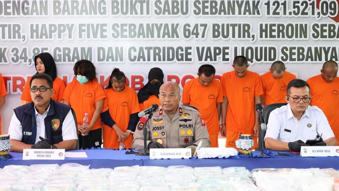 Polda Riau Musnahkan Sabu