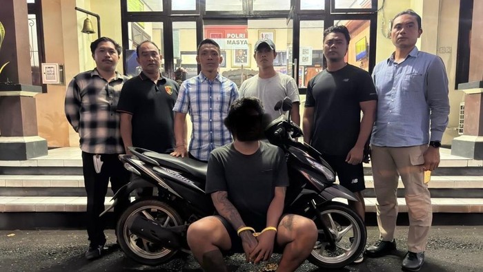 Polsek Karangasem menangkap pria berinisial GW terkait kasus pencurian sepeda motor (curanmor) di wilayah Kelurahan Padangkerta, Karangasem, Bali. (Foto: Dok. Polsek Karangasem)