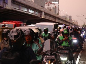 Deadline Galian Biang Kerok Macet TB Simatupang