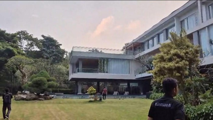 Potret rumah Riza Chalid yang disita Kejagung (dok.Kejagung)
