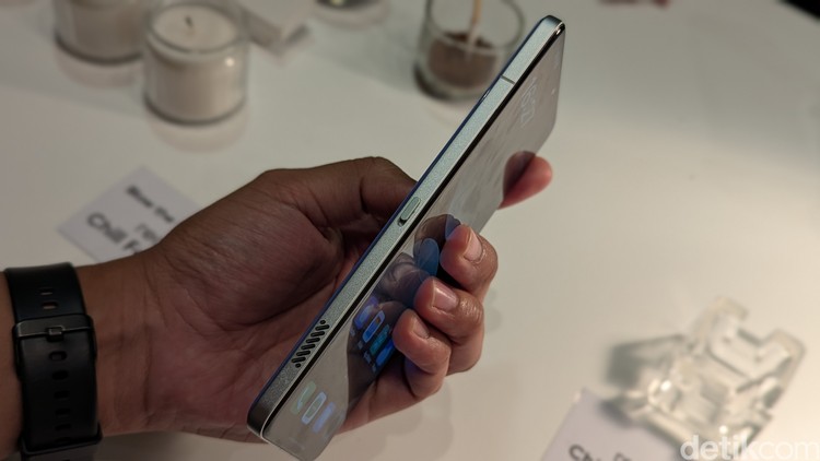Realme Chill Fan Phone