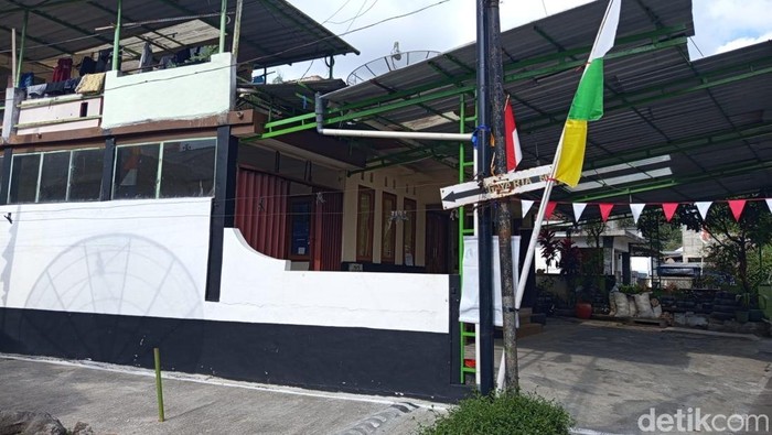 Rumah sekaligus tempat praktik drh Yuda (56) di Potrobangsan RT 10/RW 01, Kelurahan Potrobangsan, Kecamatan Magelang Utara, Kota Magelang, Rabu (27/8/2025).