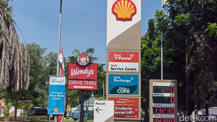 Stok beberapa jenis BBM di SPBU Shell kosong pada Rabu (27/82025).