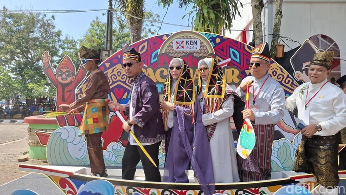 Suasana Festival Pacu Jalur di Kuansing, Riau yang dipadati pengunjung beberapa waktu lalu. (Raja Adil Siregar/detikSumut)