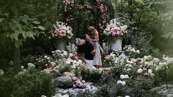 Taylor Swift dan Travis Kelce Tunangan.