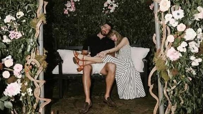 Taylor Swift Dilamar Travis Kelce