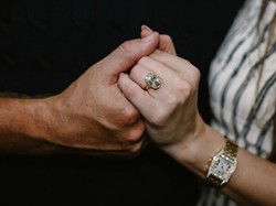 Pesan Rahasia di Balik Desain Cincin Tunangan Taylor Swift, Serba 13