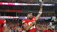 Travis Kelce sudah dua tahun berpacaran dengan Taylor Swift. Dia adalah seorang atlet NFL yang memperkuat Kansas City Chiefs. (Foto: dok Instagram killatrav)