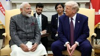 Dampaknya, mata uang Rupee India melemah saat penutupan ke level terendah tiga minggu di 87,68 terhadap dolar AS. Kemudian indeks saham acuan NSEI dan BSESN masing-masing ditutup turun 1%. REUTERS/Kevin Lamarque