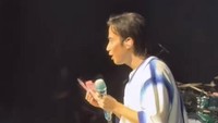 First timer disawer pas nyanyi… lil konfyus, mau lanjut nyanyi atau ngitung duit dulu, tulis Vidi Aldiano dilihat detikcom, Kamis (28/8/2025). Foto: dok instagram Vidi Aldiano
