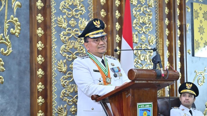 Wali Kota Jambi Maulana