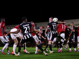 Kejutan Grimsby Town, Depak MU yang Skuadnya Digaji 96 Kali Lebih Tinggi