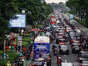 Macet Jabodetabek Bikin Rugi Rp 100 Triliun, Setara 6 Kali Bangun MRT