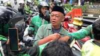 Ditemui di kawasan Mampang, Jakarta Selatan, kemarin, Bang Madun mengungkapkan alasan ikut turun ke jalan. Kayak perasaan nih gue kayak hati gue nih yang pengin berangkat gitu karena gue tahu nih kalau demo pasti anak muda.... Gue mau berangkat, kayak ini geragas gue, gue pengin ke sono nih, ungkapnya di studio Rumpi, Trans TV, Jakarta Selatan, Rabu (27/8/2025). Foto: Instagram @nyak_kopsah