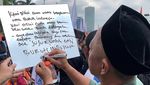 Bang Madun Gabung Lagi dengan Pendemo di Depan Gedung DPR RI