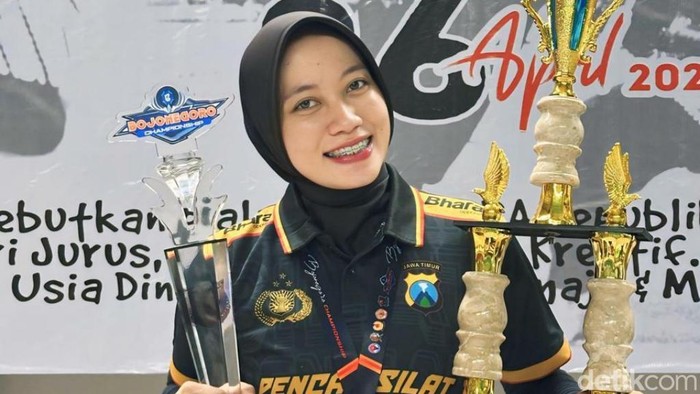 Briptu Adel, Polwan Polres Pasuruan yang berprestasi di olahraga pencak silat.
